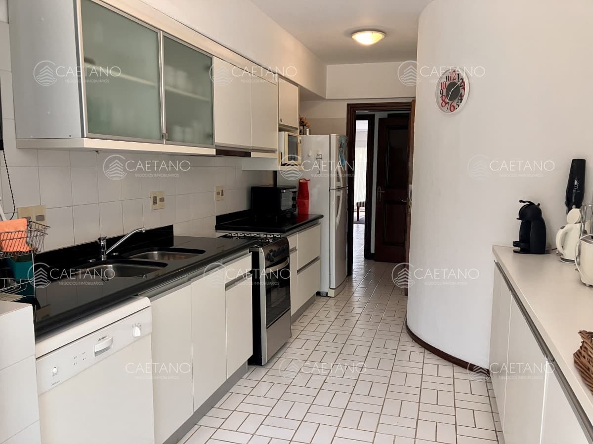 Apartamento en la Brava 3 dormitorios con terraza y cochera