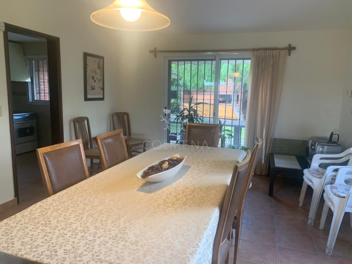 Casa en Mansa 4 dormitorios 3 baños parrillero