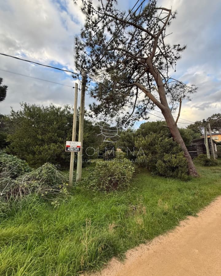 Terreno 404 m2 en Manantiales: Potencial y Ubicación Privilegiada