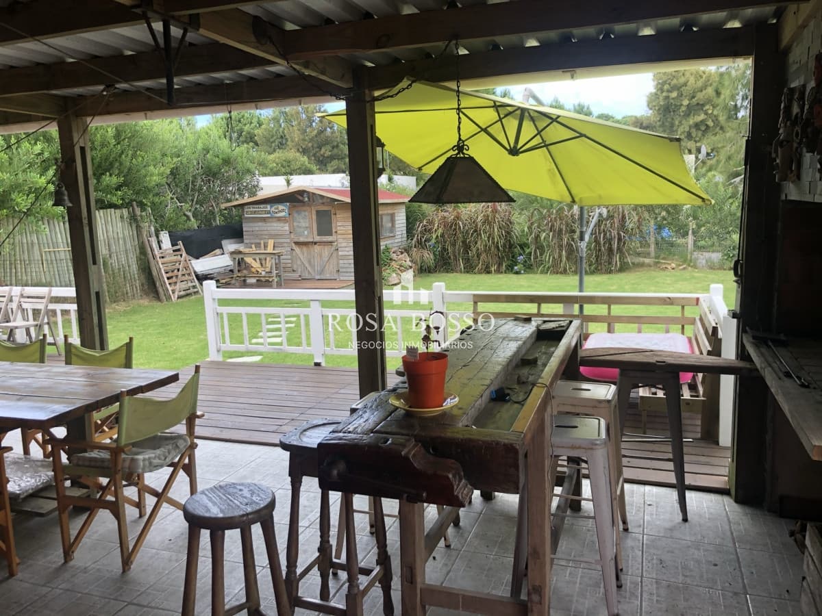 Casa en barrio privado en Jardines de Córdoba 4 dormitorios con parrillero