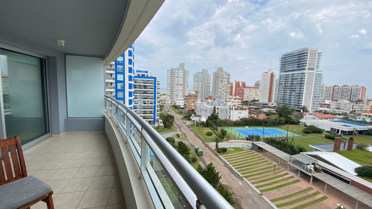 Apartamento en venta de 2 dormitorios en The Forest Tower, Punta del Este.
