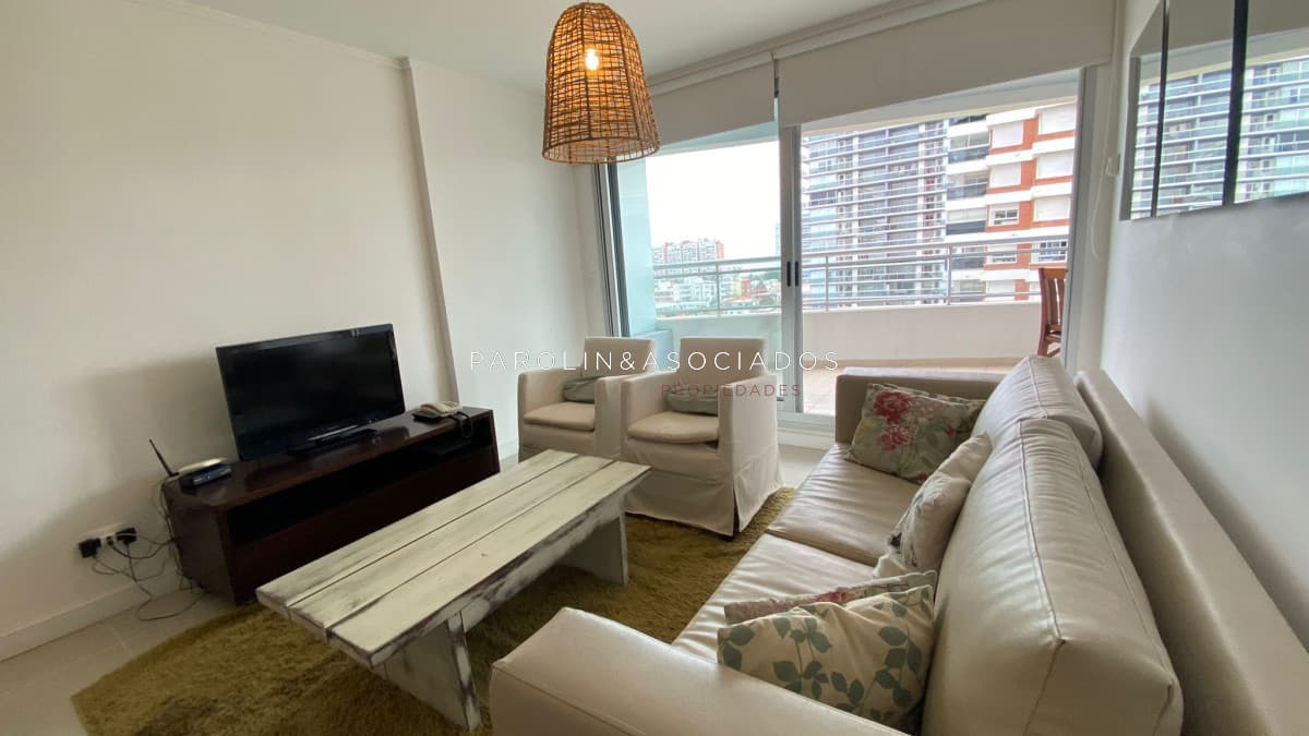 Apartamento en venta de 2 dormitorios en The Forest Tower, Punta del Este.
