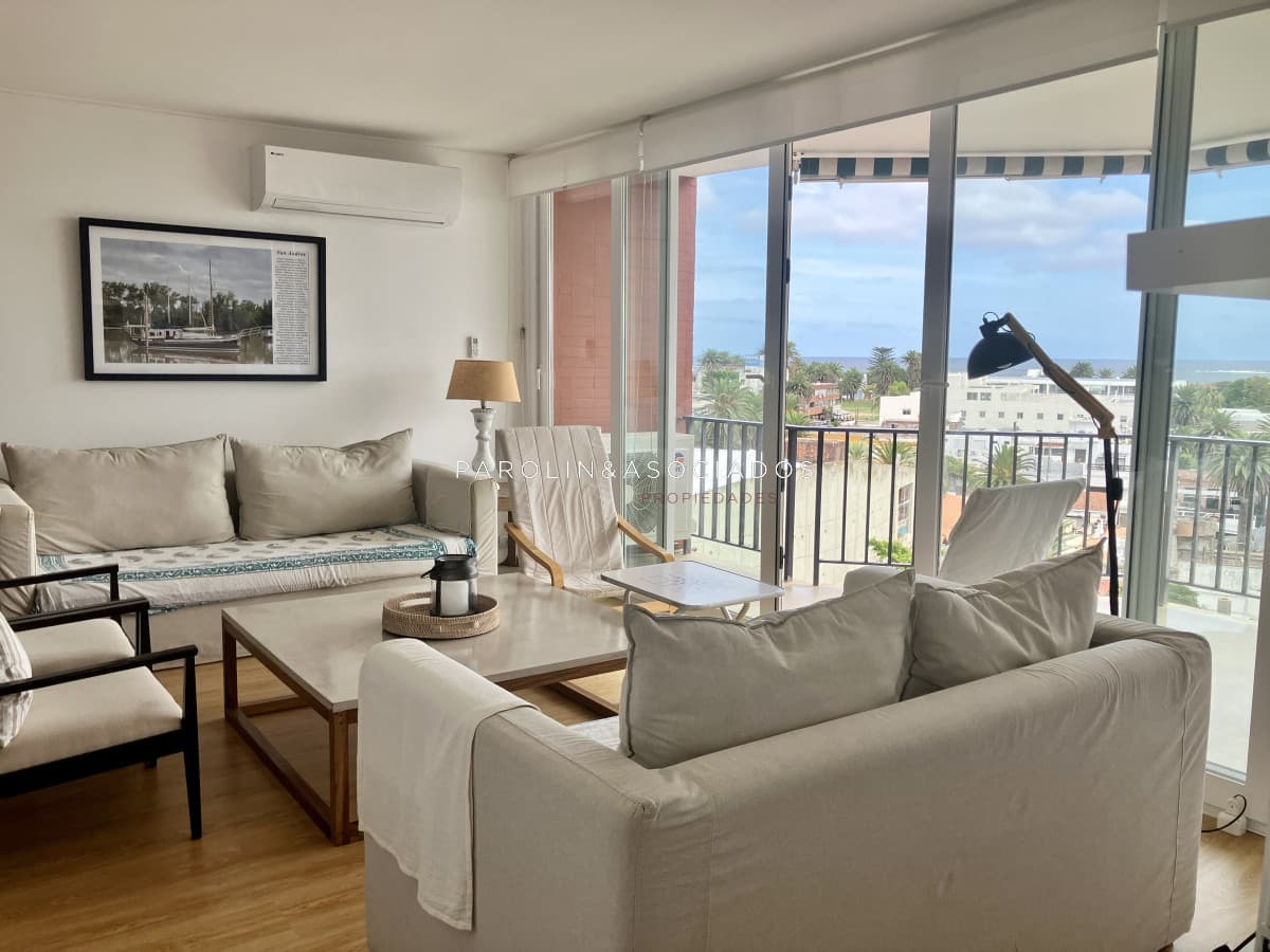 Apartamento en Península 3 dormitorios con garage en alquiler