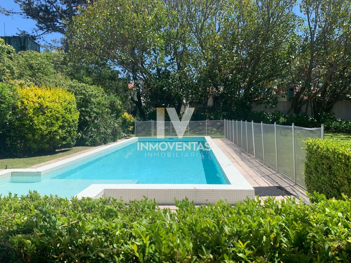 Casa Rincón del Indio 5 dormitorios piscina garage