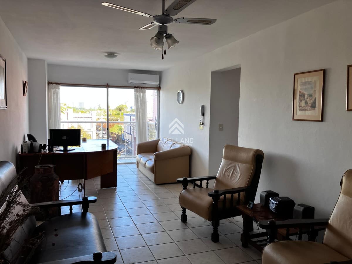 Apartamento ID.4615 - Venta apartamento 3 dormitorios, 2 baños