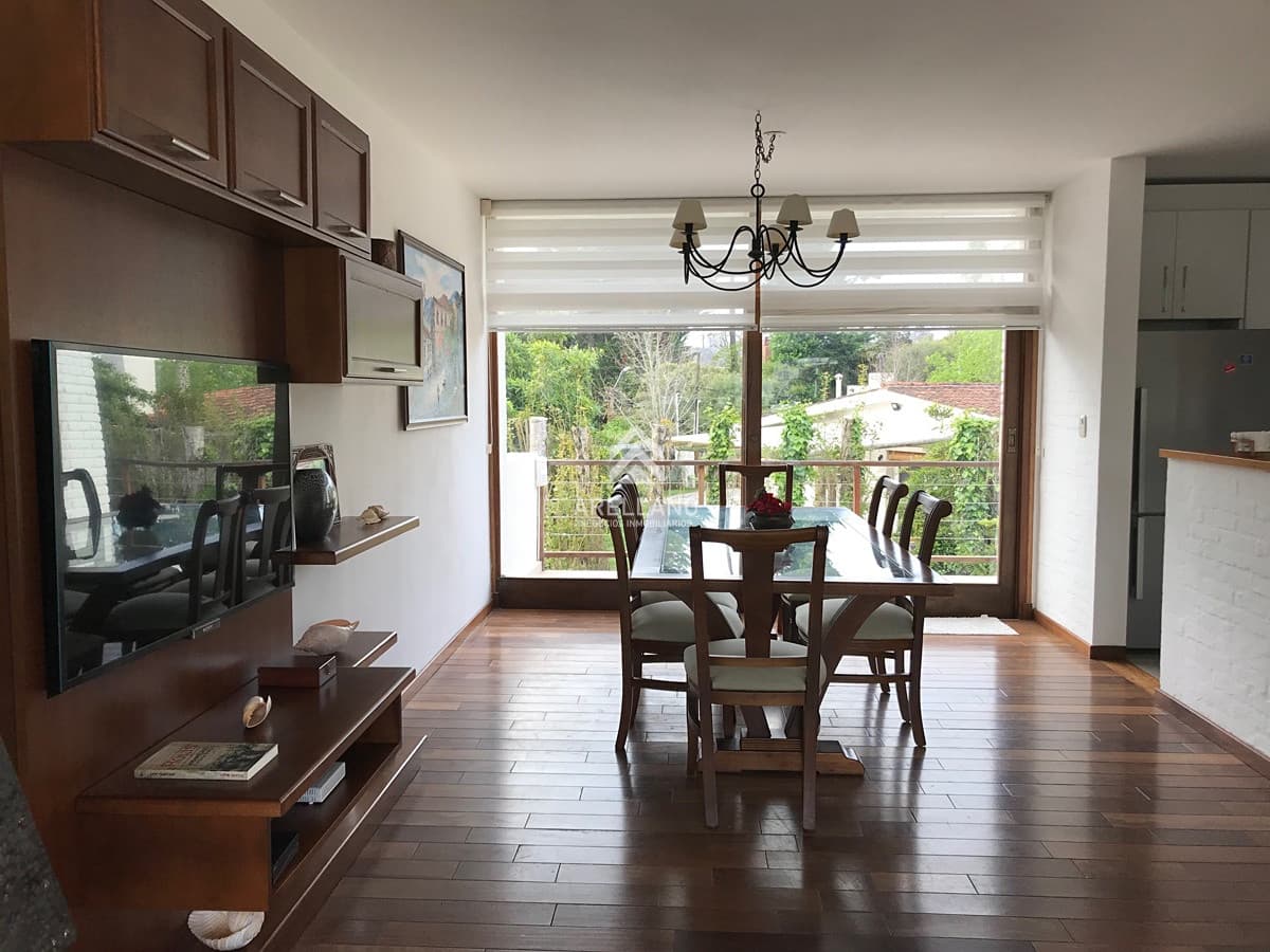 Casa ID.5881 - Casa en Mansa 4 dormitorios con piscina y barbacoa