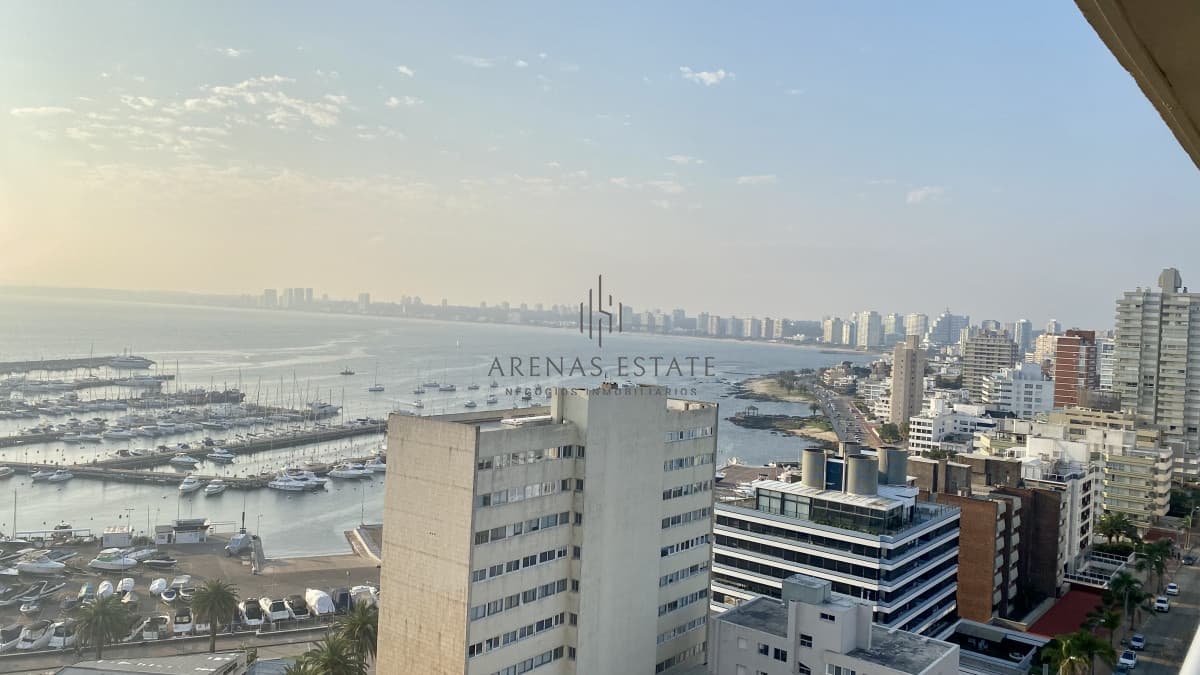 Apartamento ID.2334 - Apartamento de 3 dormitorios en venta en Punta del Este