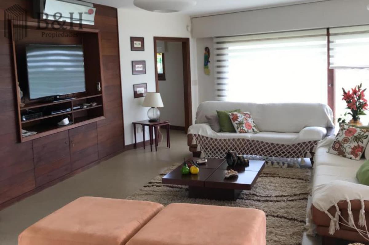 Excelente casa a 100 mts de Playa Mansa