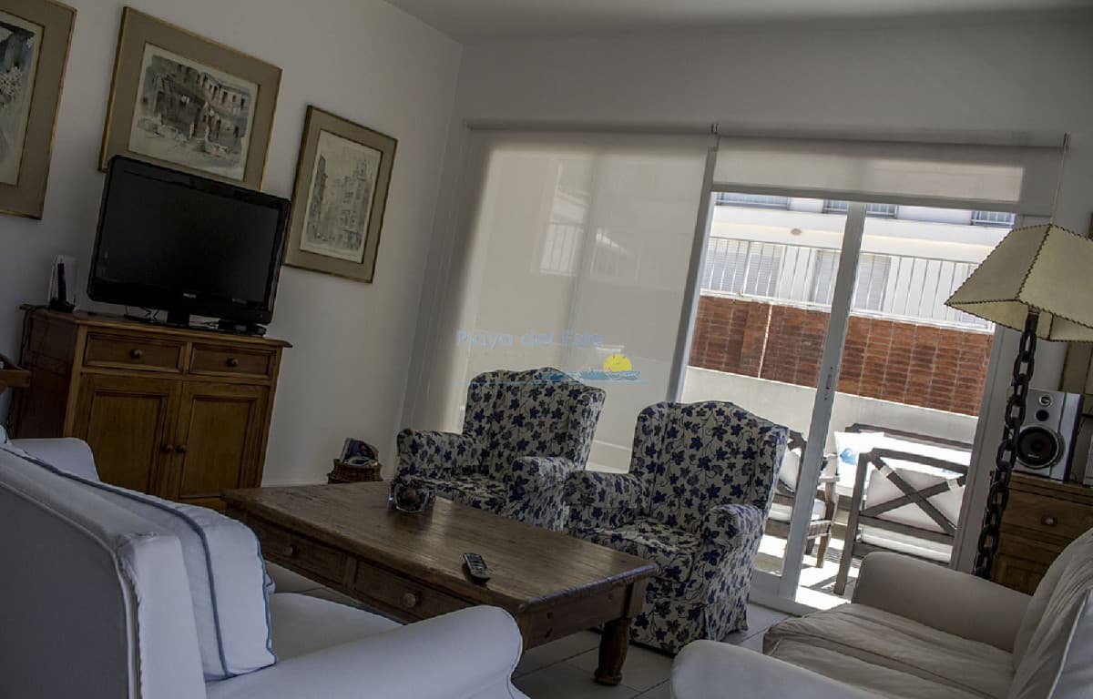 Apartamento en la Península 3 dormitorios con parrillero y garage - Inmobiliaria Playa del Este
