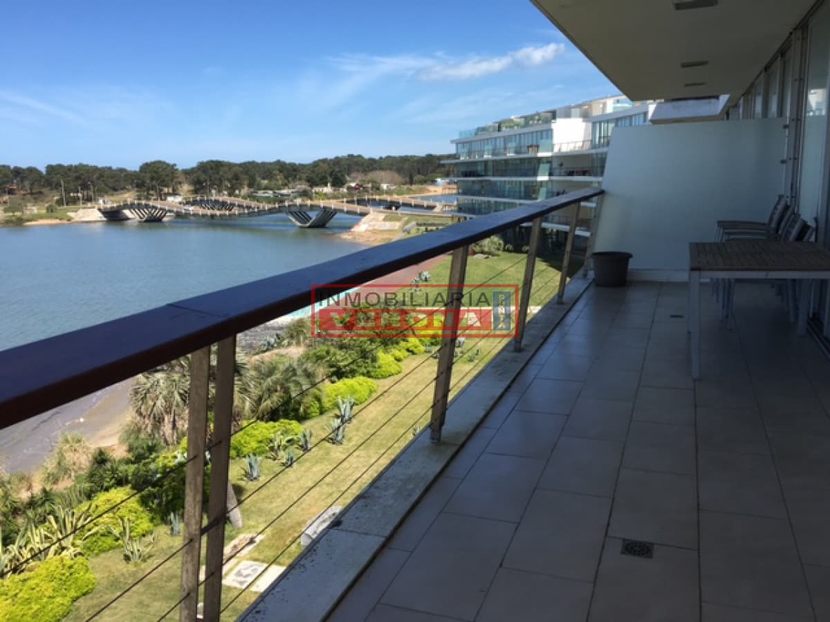 Apartamento en La Barra 3 dormitorios con balcón - Inmobiliaria Verona Punta