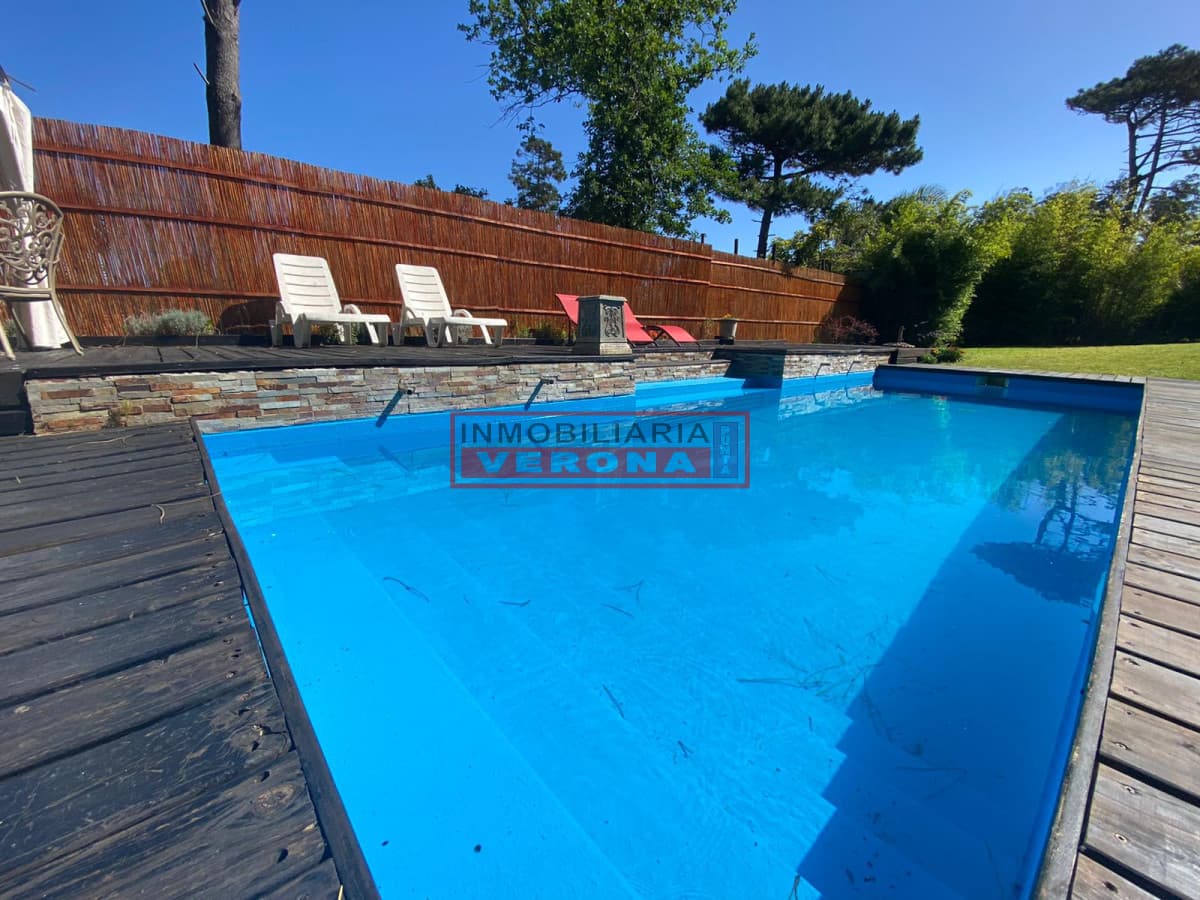 Casa en Rincón del Indio 5 dormitorios con piscina - Inmobiliaria Verona Punta