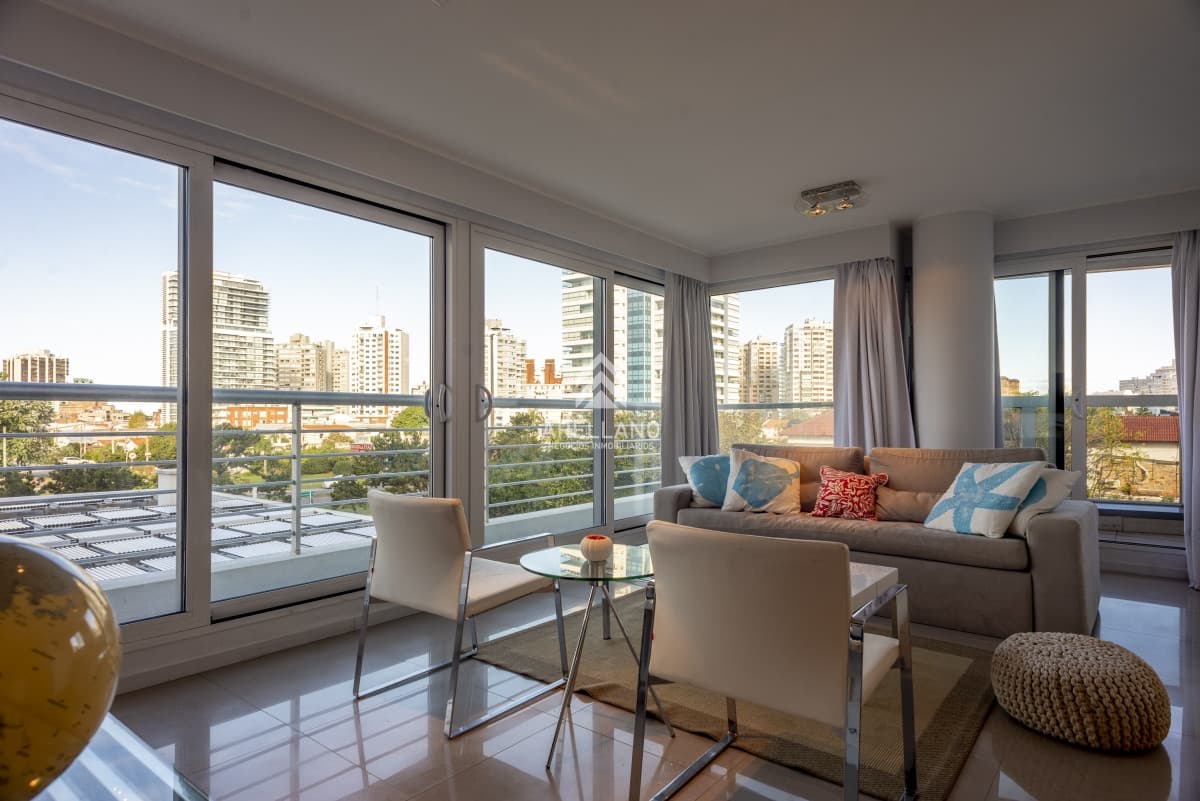 Apartamento ID.3216 - 1 dormitorio, playa mansa con garage - Alexander Collection