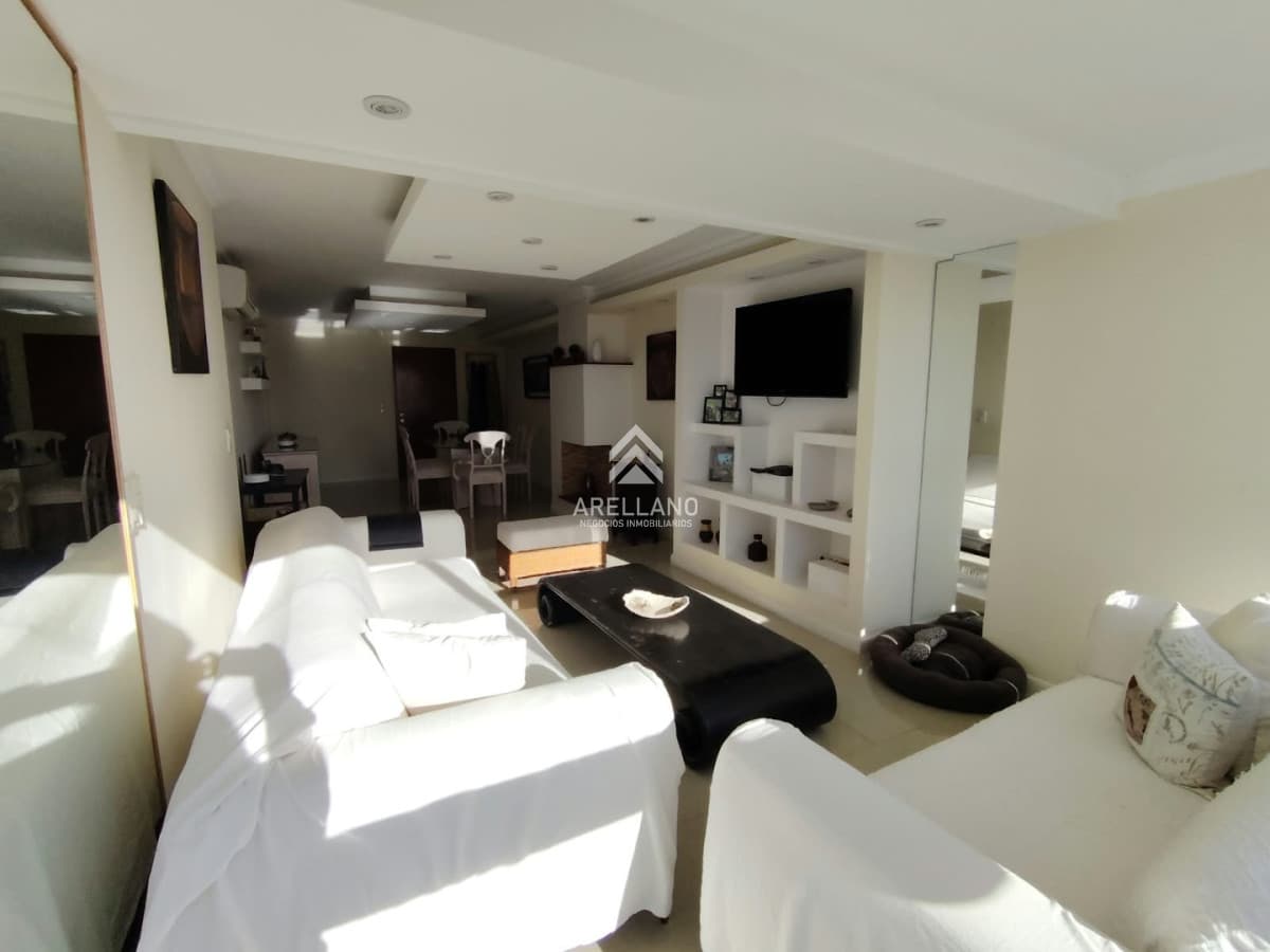 Apartamento ID.6913 - Amplio Apartamento Sobre Av Roosevelt
