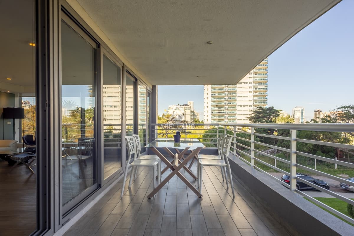 Apartamento ID.3258 - Departamento de 3 dormitorios playa mansa - Punta del Este