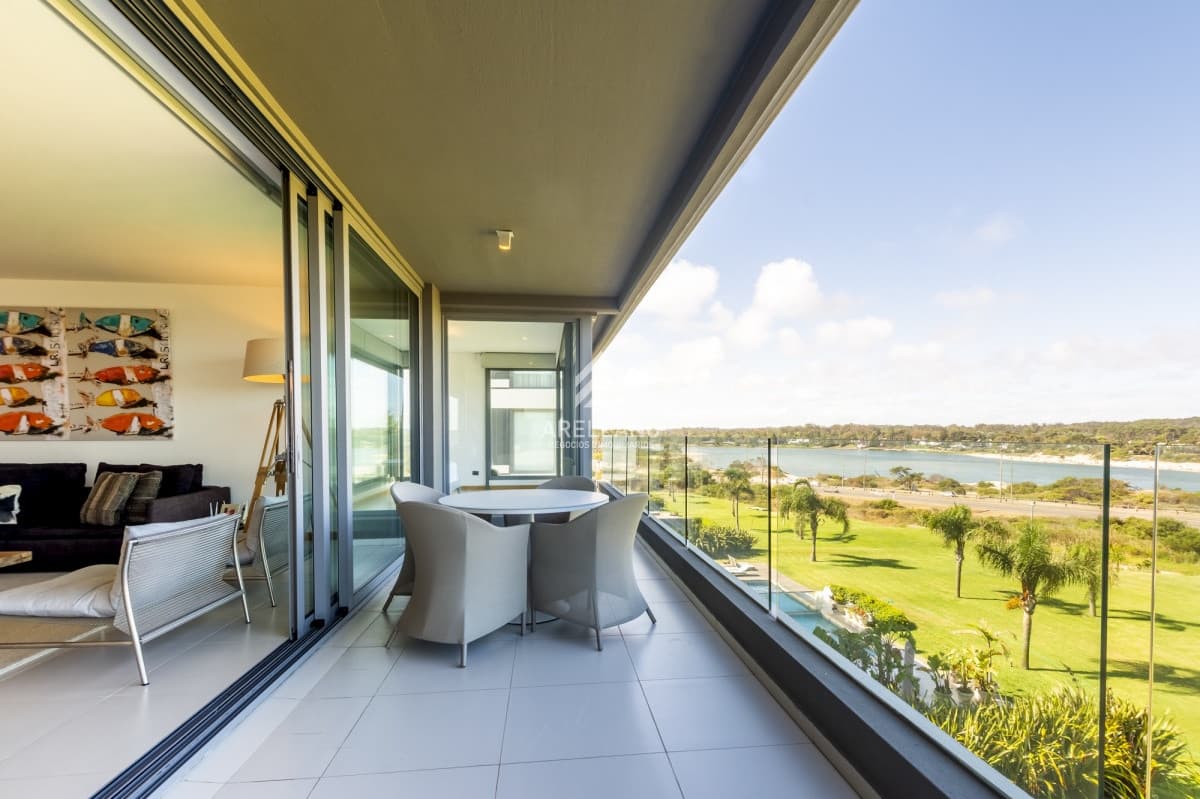 Apartamento ID.1585 - 3 dormitorios y dependencia - Tiburon Terrazas Barra - Punta del Este