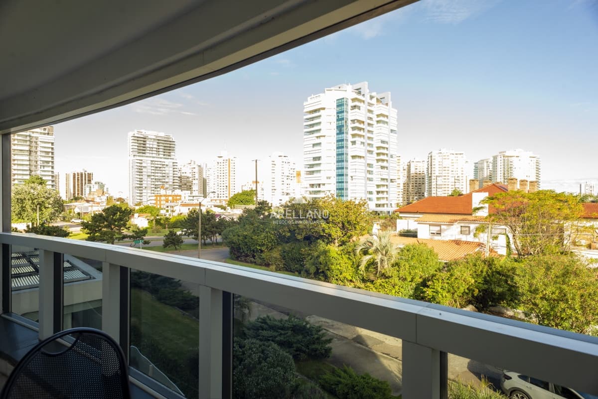 Apartamento ID.3216 - 1 dormitorio, playa mansa con garage - Alexander Collection