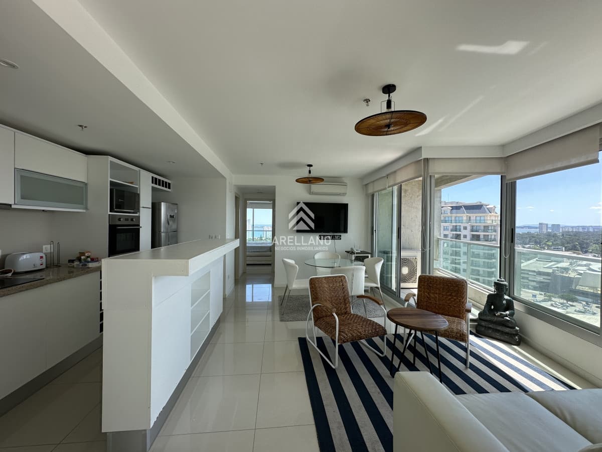 Apartamento ID.829 - Alquiler 2 dormitorios y garage Torre con servicios