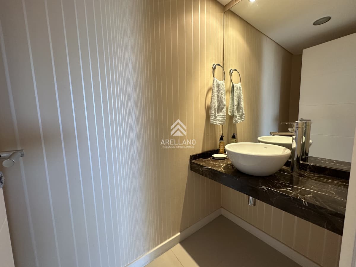 Apartamento ID.4484 - 2 dormitorios en suite playa mansa