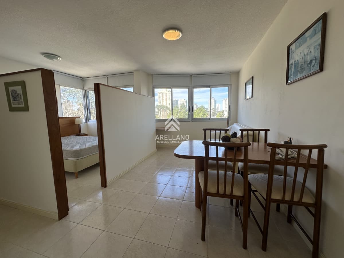 Apartamento ID.6775 - Monoambiente con garage, Punta del Este