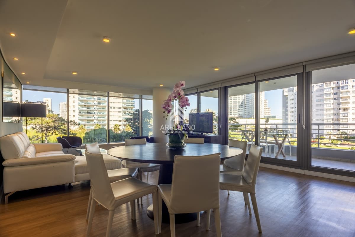 Apartamento ID.3258 - Departamento de 3 dormitorios playa mansa - Punta del Este