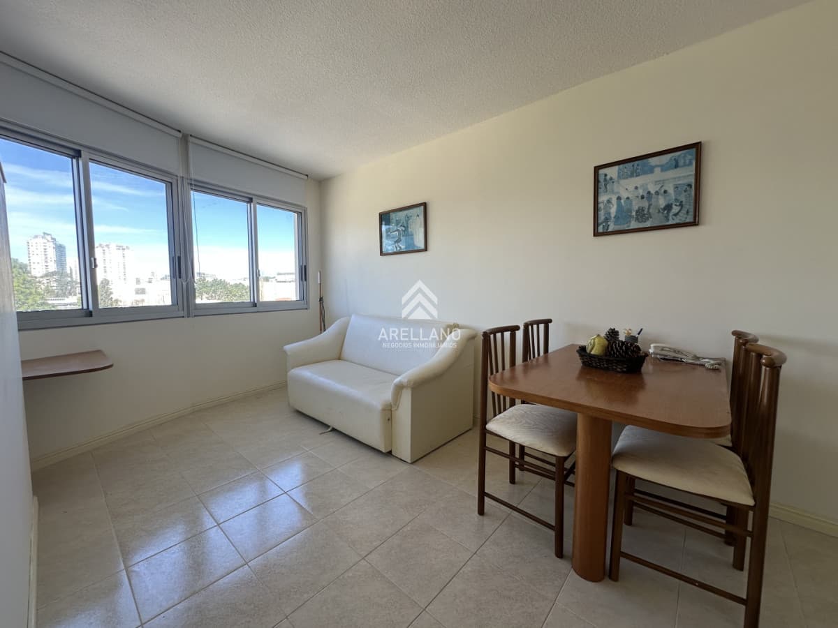 Apartamento ID.6775 - Monoambiente con garage, Punta del Este