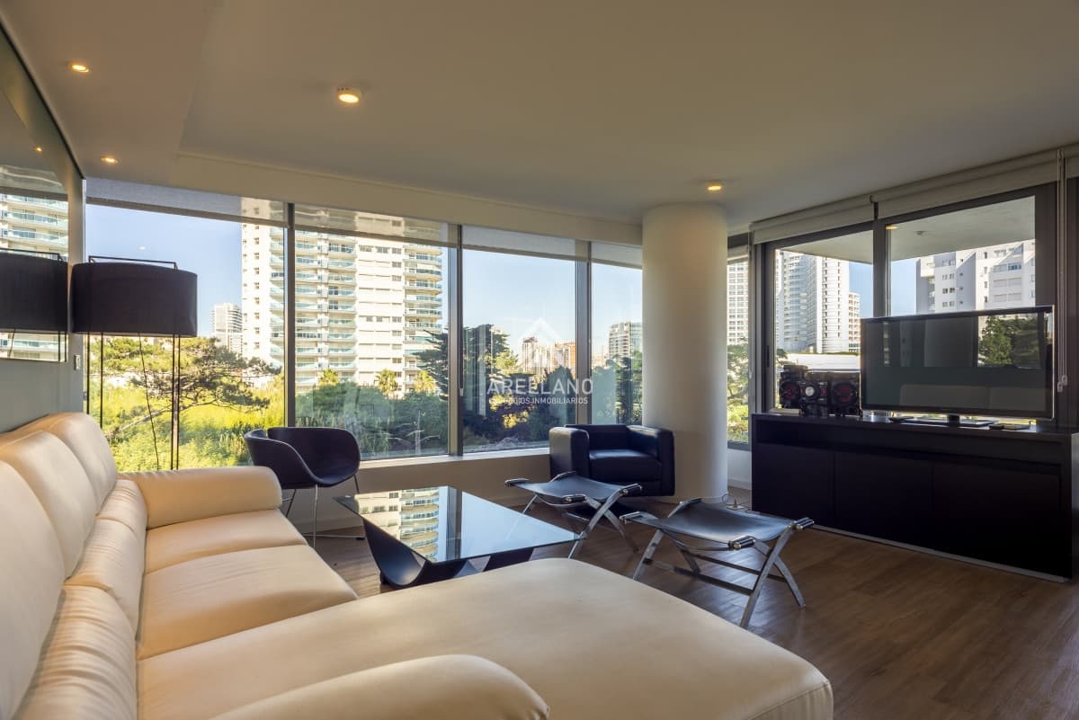 Apartamento ID.3258 - Departamento de 3 dormitorios playa mansa - Punta del Este