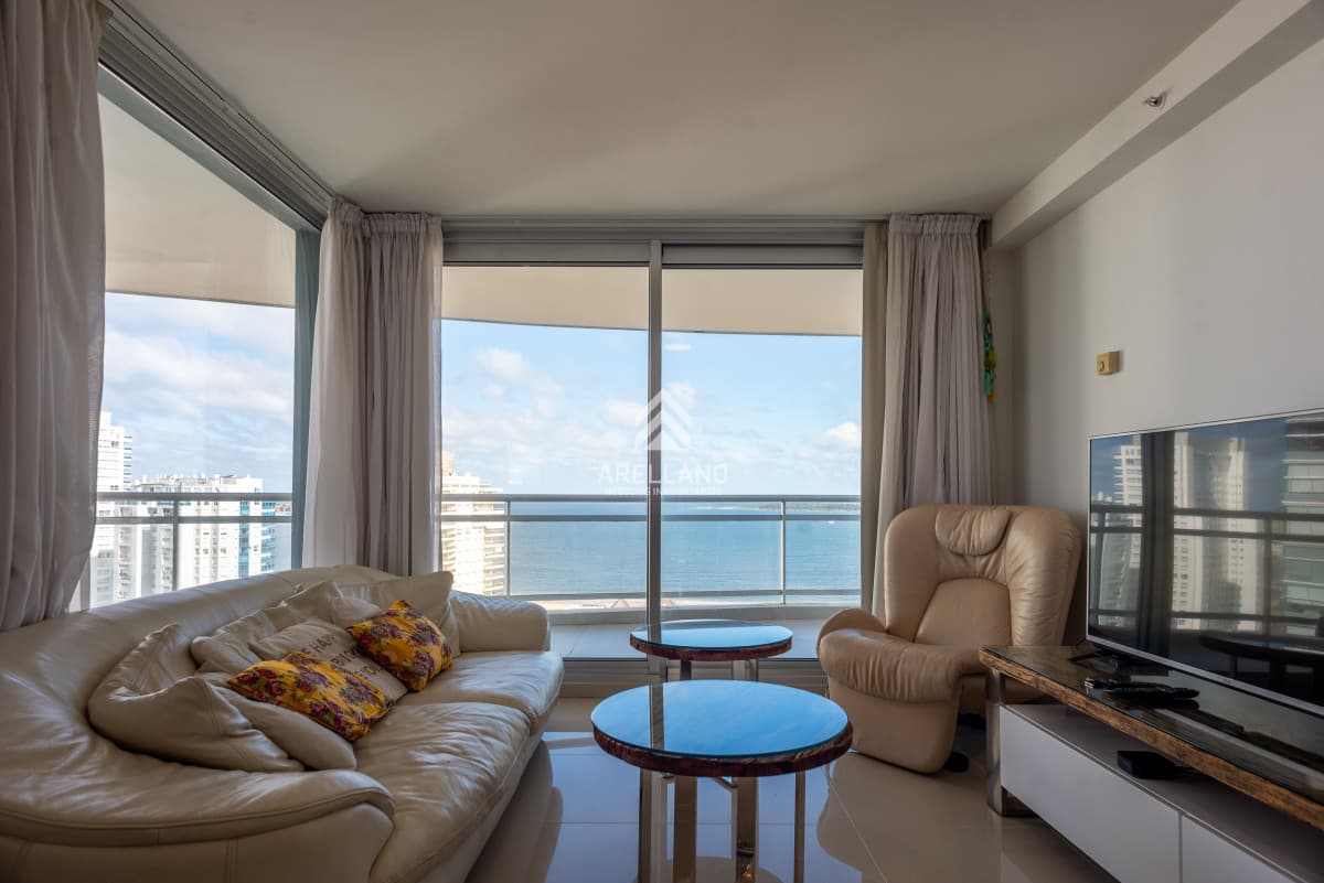 Apartamento ID.4544 - 3 y dependencia Sunrise Tower, Piso Alto, Playa Mansa