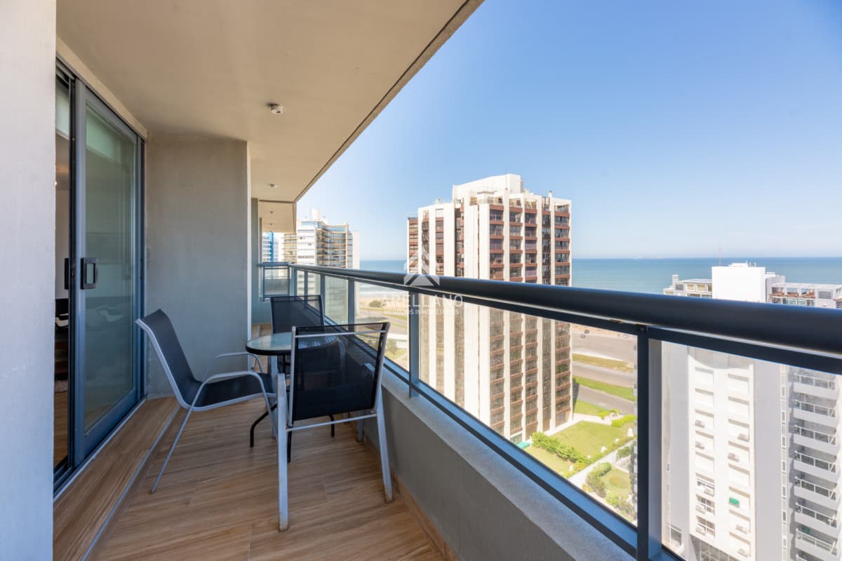 Apartamento ID.5607 - 2 dormitorios playa brava con vista al mar