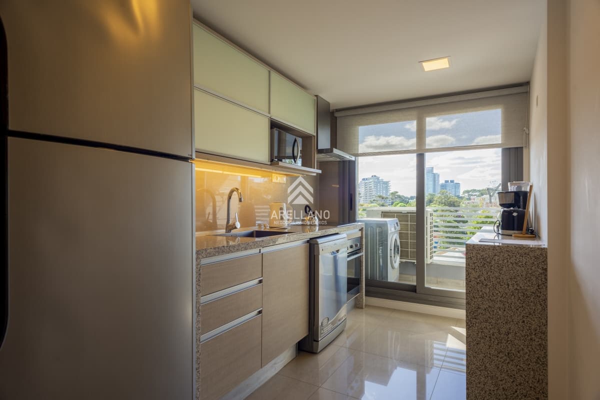 Apartamento ID.3256 - 2 dormitorios playa mansa - Punta del Este