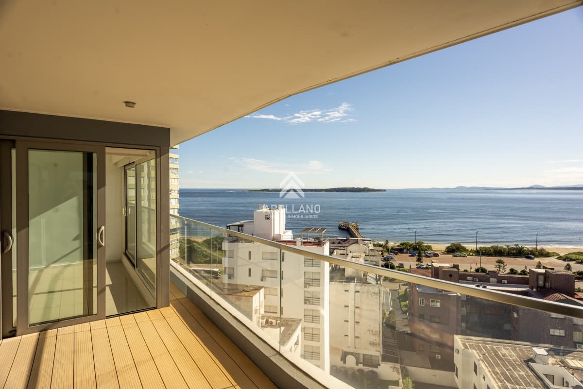 Apartamento ID.3219 - 3 dormitorios Playa Mansa - Punta del Este - Vista al Mar