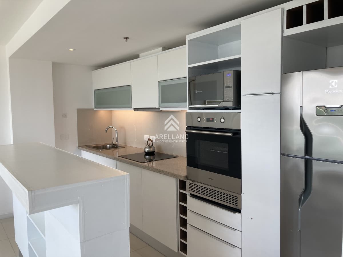 Apartamento ID.829 - Alquiler 2 dormitorios y garage Torre con servicios