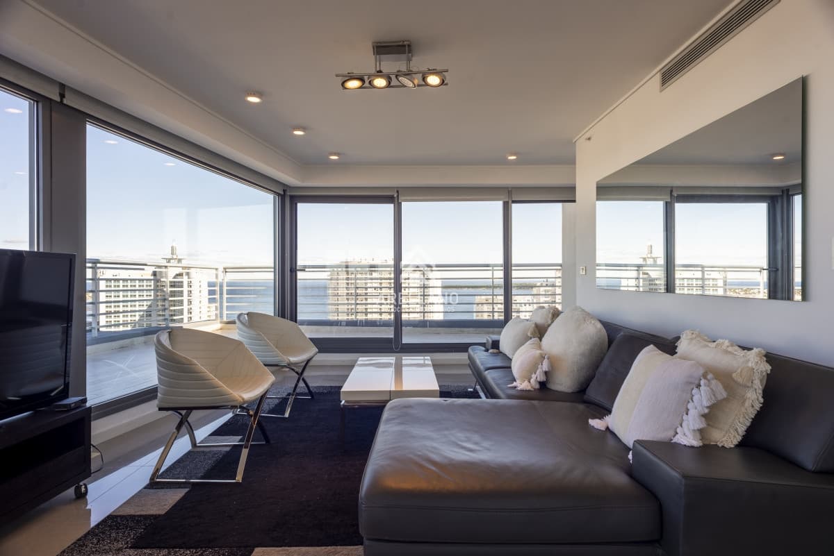 Apartamento ID.3259 - Pent-house 3 dormitorios y dependencia, playa mansa