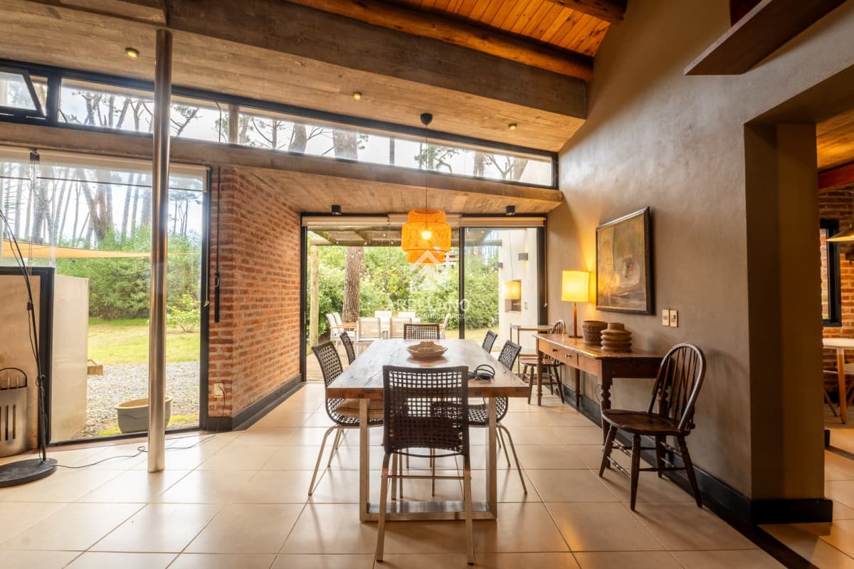 Casa ID.6425 - Laguna Blanca 4 dormitorios y servicio