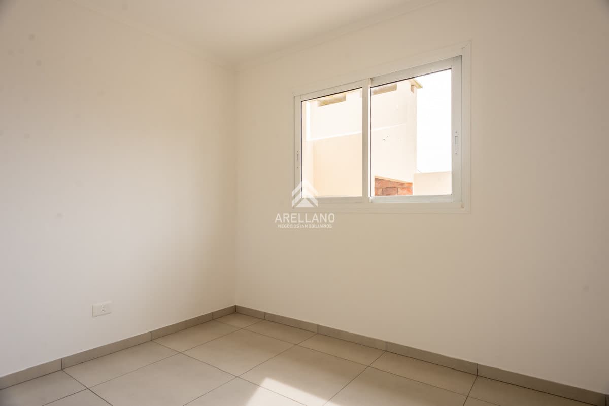 Casa ID.5496 - Altos de la laguna, 2 dormitorios con garage