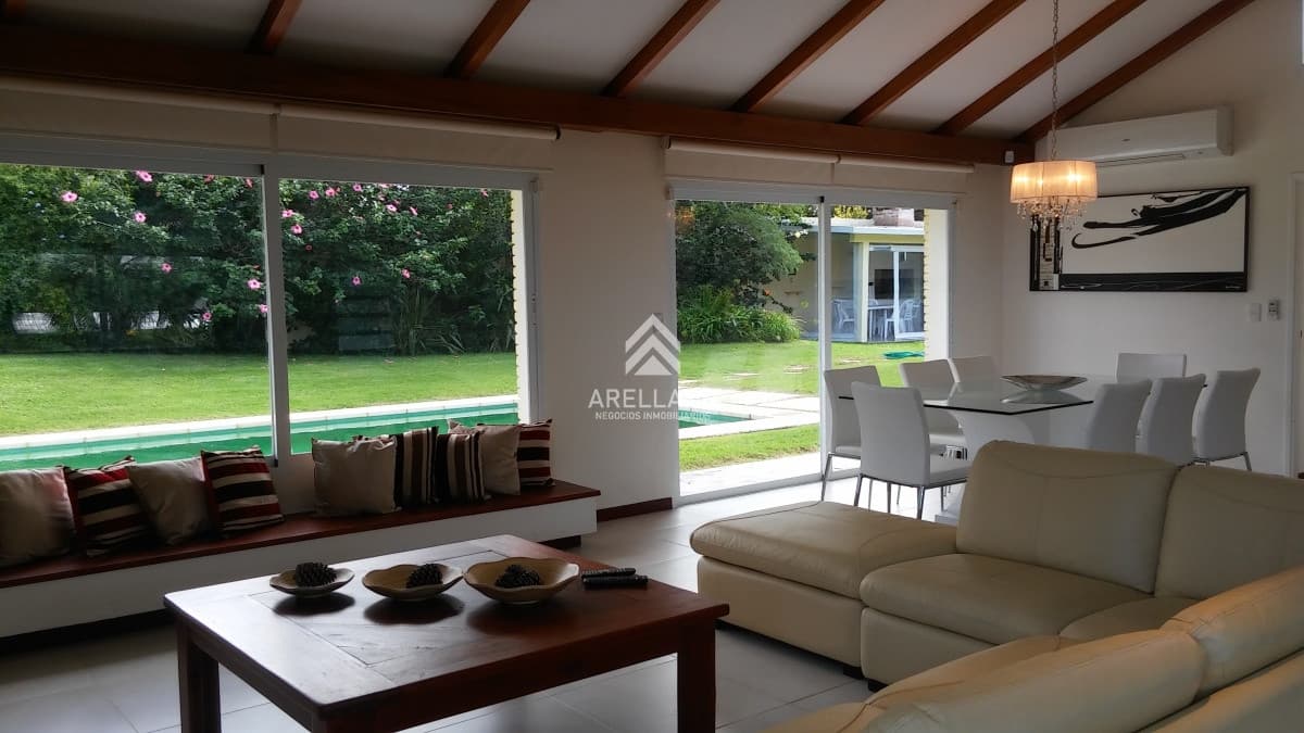 Casa ID.67 - Venta casa 4 dormitorios Playa Mansa