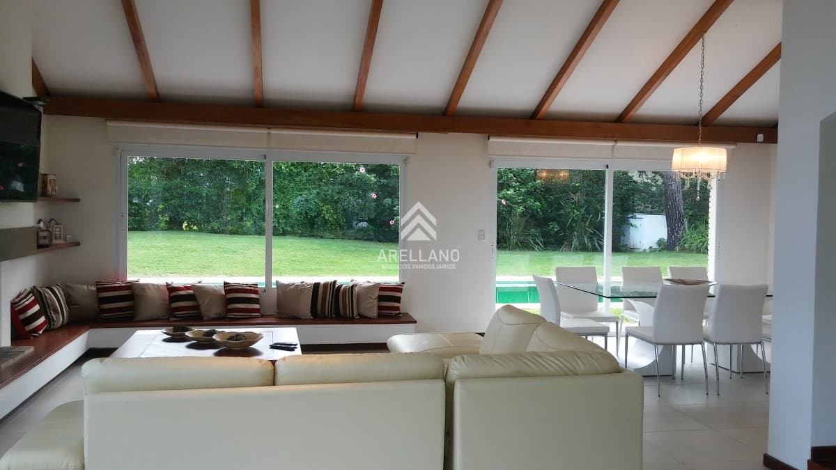 Casa ID.67 - Venta casa 4 dormitorios Playa Mansa