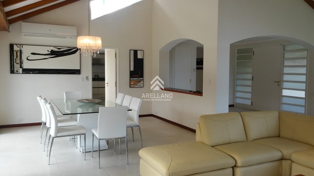 Casa ID.67 - Venta casa 4 dormitorios Playa Mansa