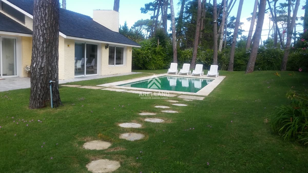 Casa ID.67 - Venta casa 4 dormitorios Playa Mansa