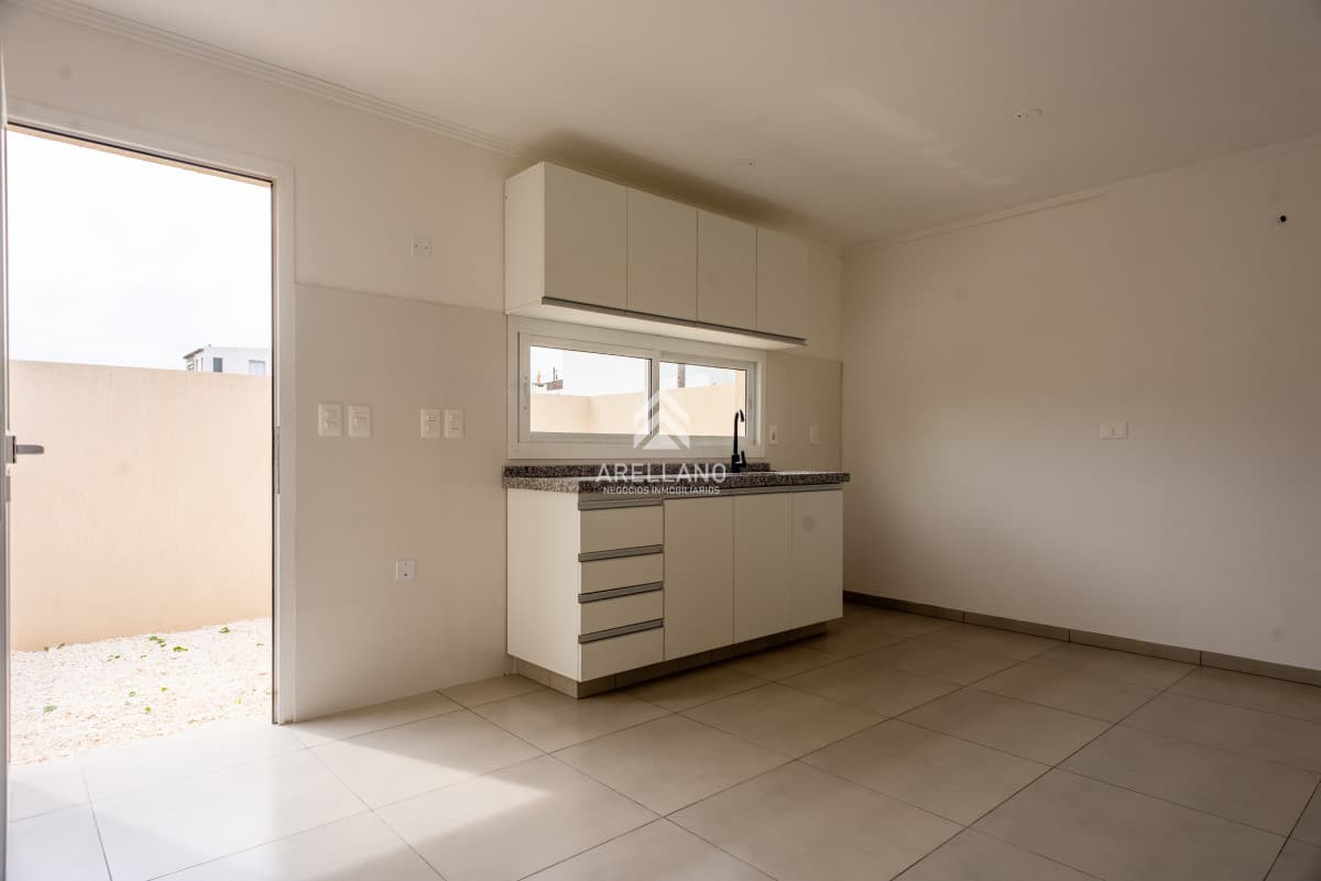 Casa ID.5496 - Altos de la laguna, 2 dormitorios con garage