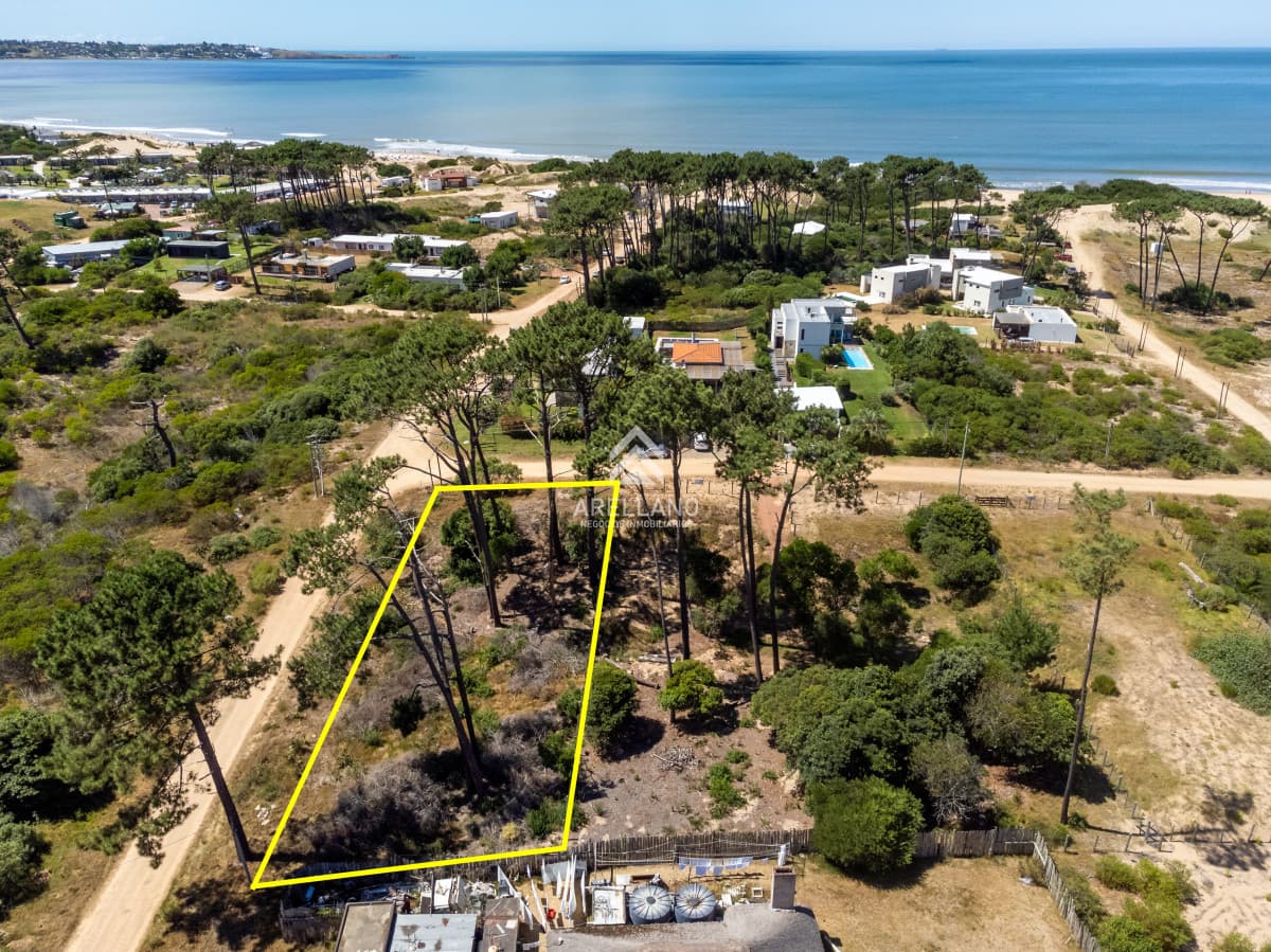 Terreno ID.923 - TERRENO EN Tío Tom TOTAL 1000m2