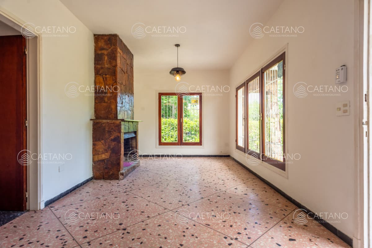 Casa en Pinares 2 dormitorios, solida construccion