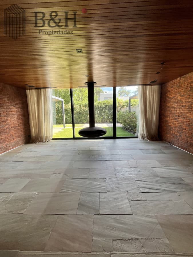 Exclusiva casa a la venta en Laguna Blanca