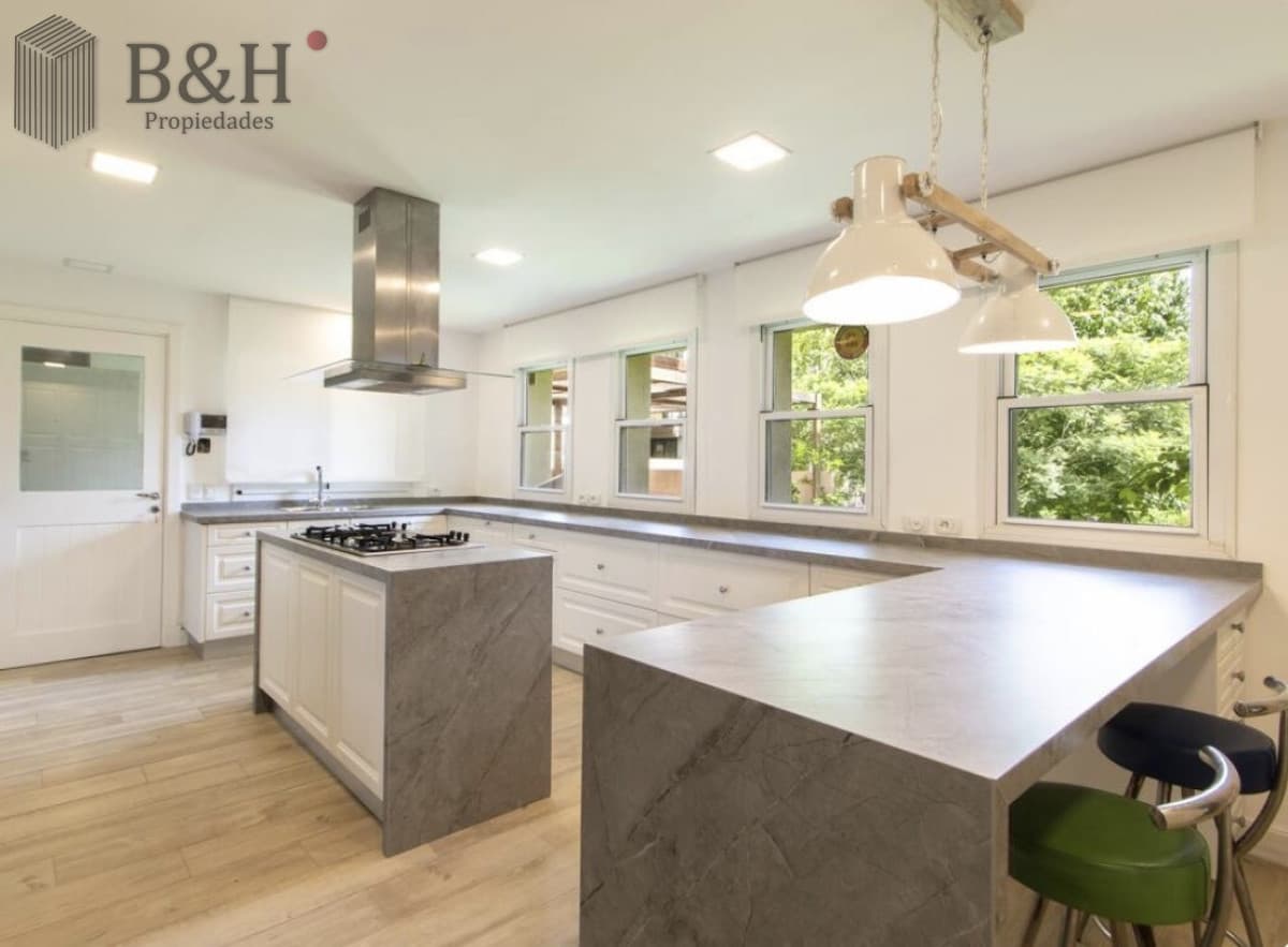 Hermosa casa en alquiler anual