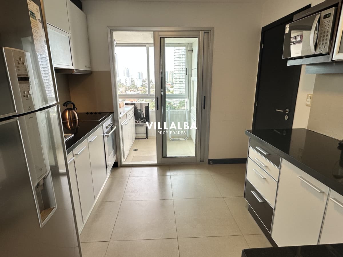 Departamento de 3 dormitorios en venta a pasos del mar. Gala Tower