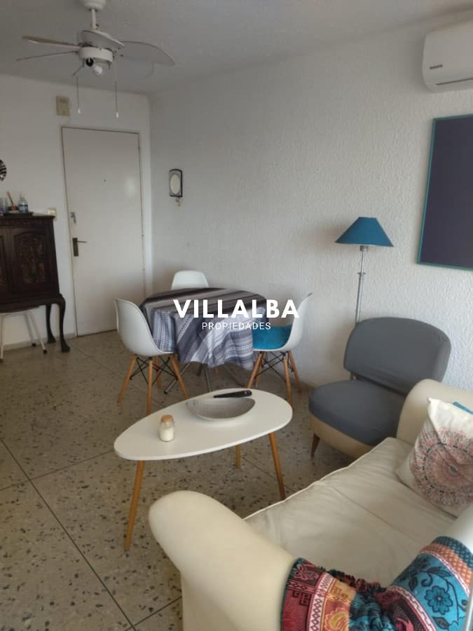 Apartamento en  Peninsula , 2 dormitorios 2 baños