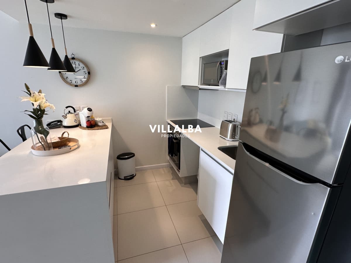 Apartamento de 1 dormitorio en venta en Playa Mansa, Punta del Este, a 30 metros del mar
