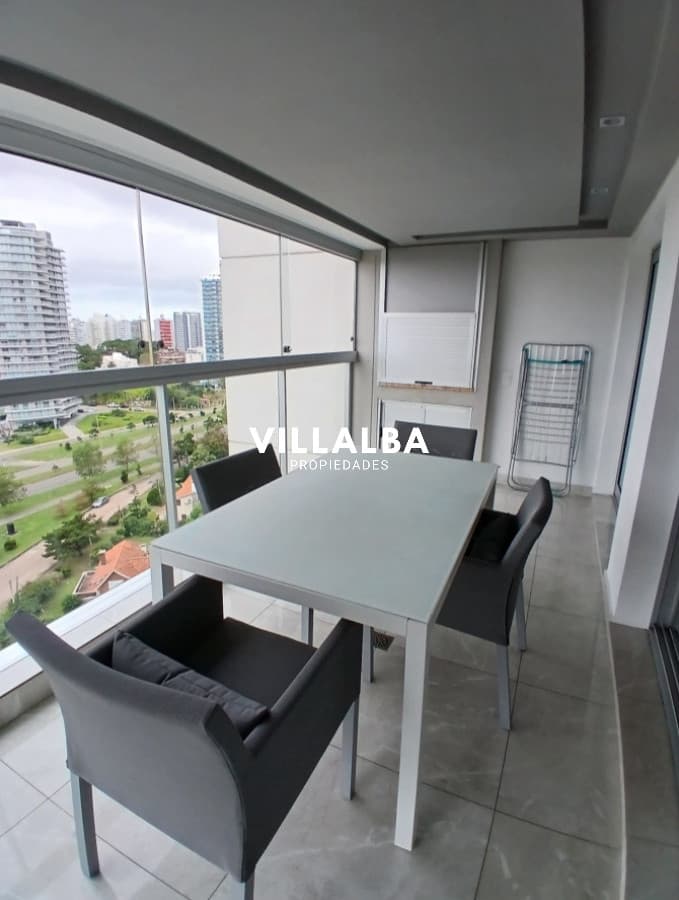Apartamento 2 dormitorios 2 baños Torre de categoria alquiler anual y venta