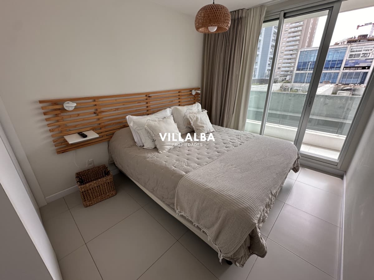 Apartamento de 1 dormitorio en venta en Playa Mansa, Punta del Este, a 30 metros del mar
