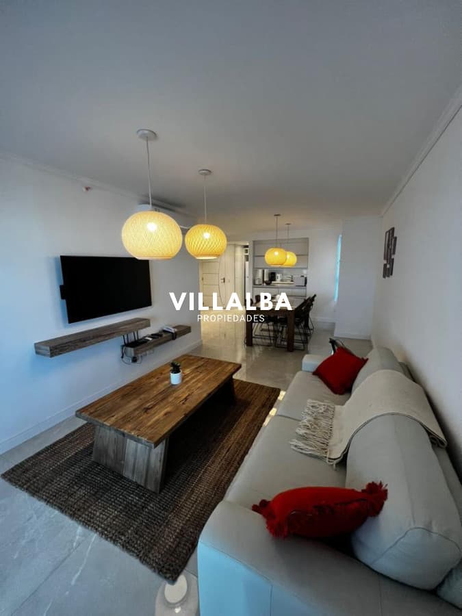 Apartamento 2 dormitorios 2 baños en torre de categoria