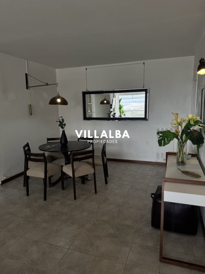 Península, Punta del Este. A solo 200 metros del mar, 2 dormitorios, 2 baños